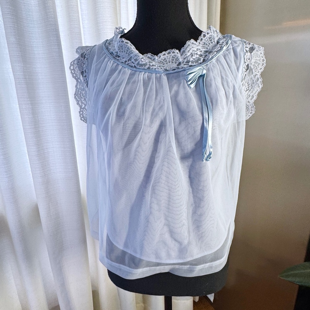 Vintage 1960s chemise, sleepwear top, Queentex, modern size 8